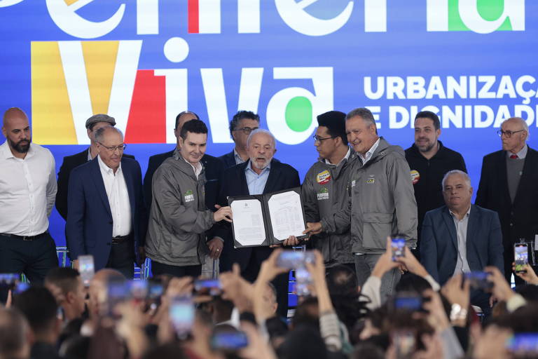 Lula desafia Trump e critica aliados de Bolsonaro em evento do PAC - Imagem do artigo original