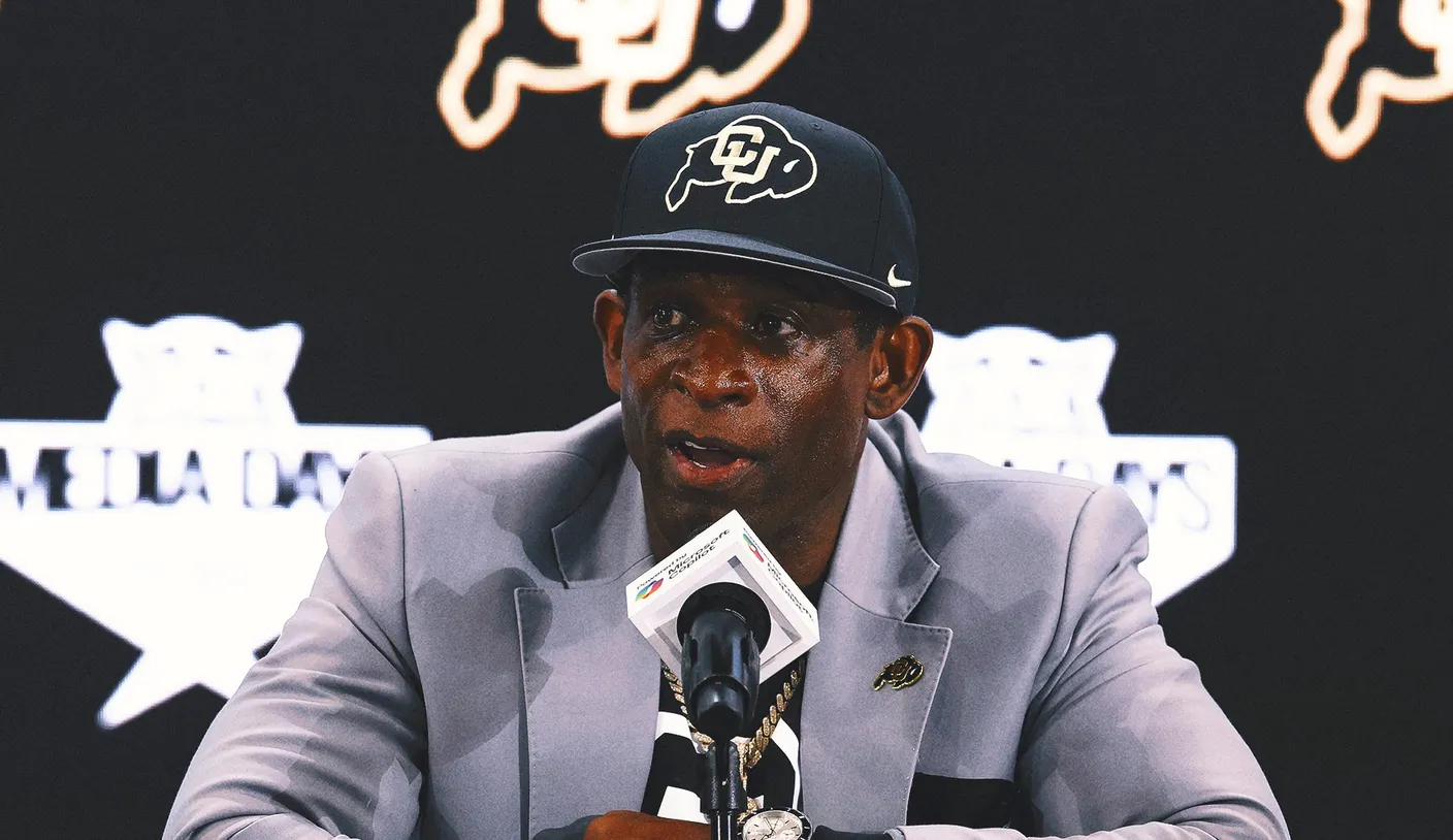 Deion Sanders remove bexiga e afirma estar livre de câncer após 14ª cirurgia - Imagem do artigo