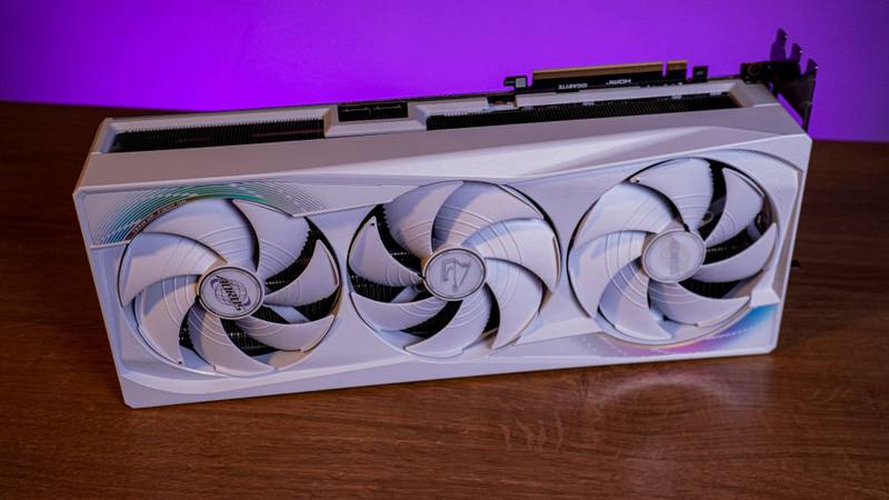 Gigabyte apresenta AORUS RTX 5090 Master Ice com 32 GB de GDDR7 - Imagem do artigo original