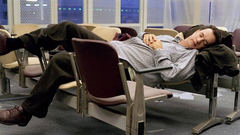 Filme O Terminal revela drama real de refugiado que viveu 18 anos num aeroporto - Imagem do artigo original