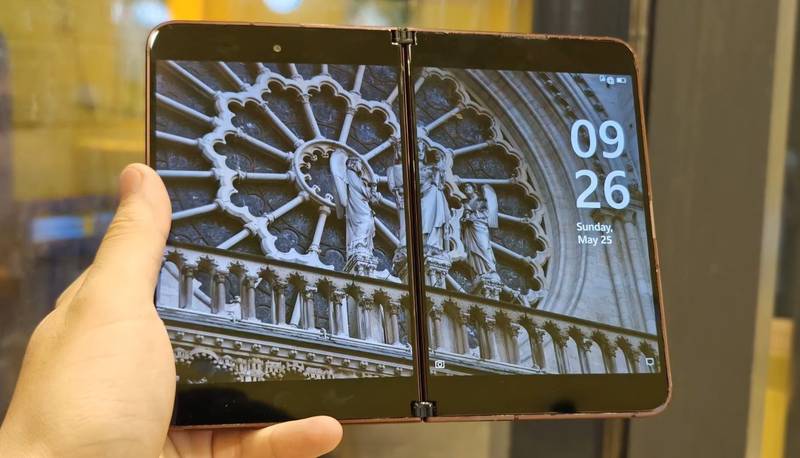 Protótipo cancelado de Windows Phone surge em leilão e revela design de duas telas - Imagem do artigo original