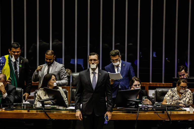 Câmara ameaça suspender por seis meses deputados que mantêm ocupação pró-Bolsonaro - Imagem do artigo original