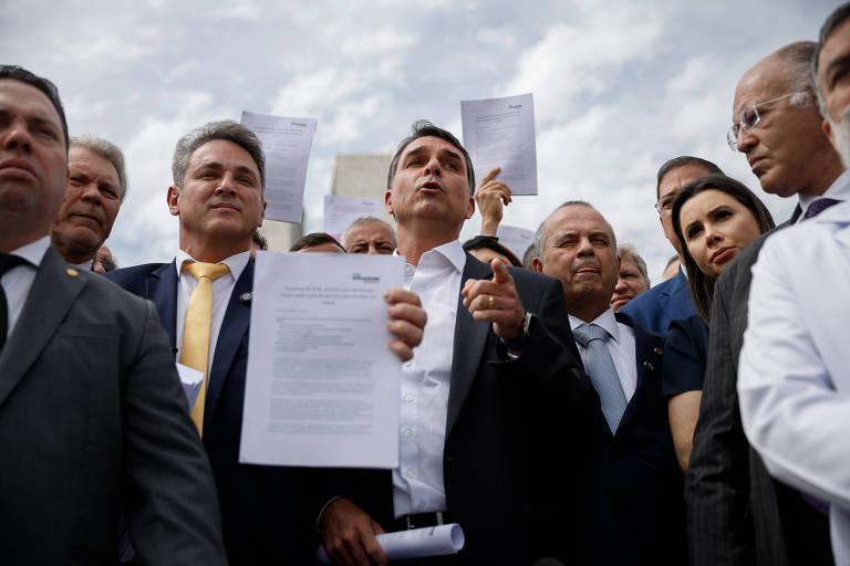 Centrão e PL avançam em PEC que retira processos do STF e condiciona investigações ao Congresso - Imagem do artigo original