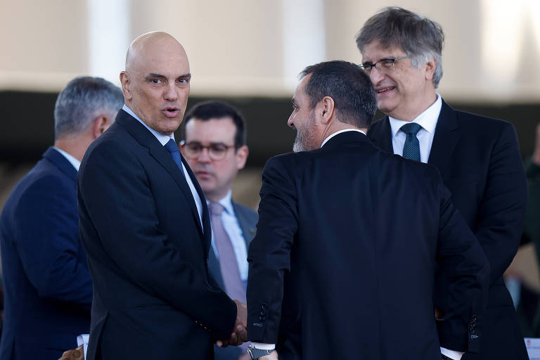 Moraes rejeita prisão solicitada pela PF e impõe tornozeleira a Bolsonaro - Imagem do artigo original