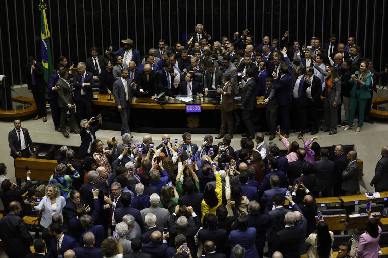 Motim pró-Bolsonaro acelera PEC do foro privilegiado e pressiona liderança da Câmara - Imagem do artigo original