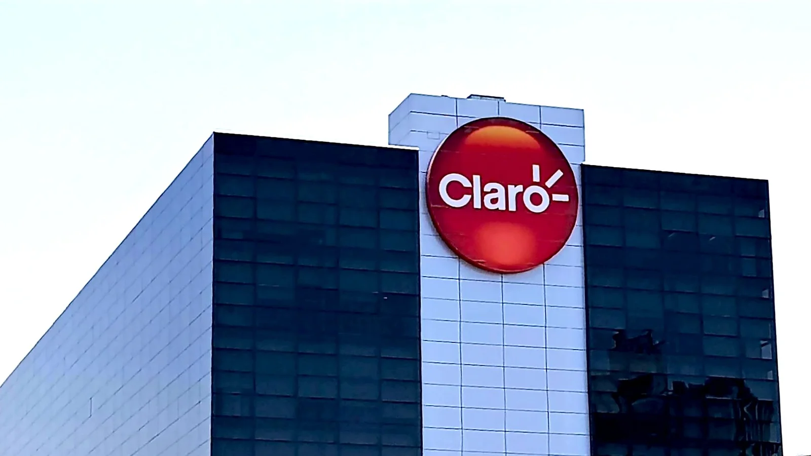 Hacker anuncia acesso total à nuvem AWS da Claro e pede R$ 9 milhões pelo pacote - Imagem do artigo