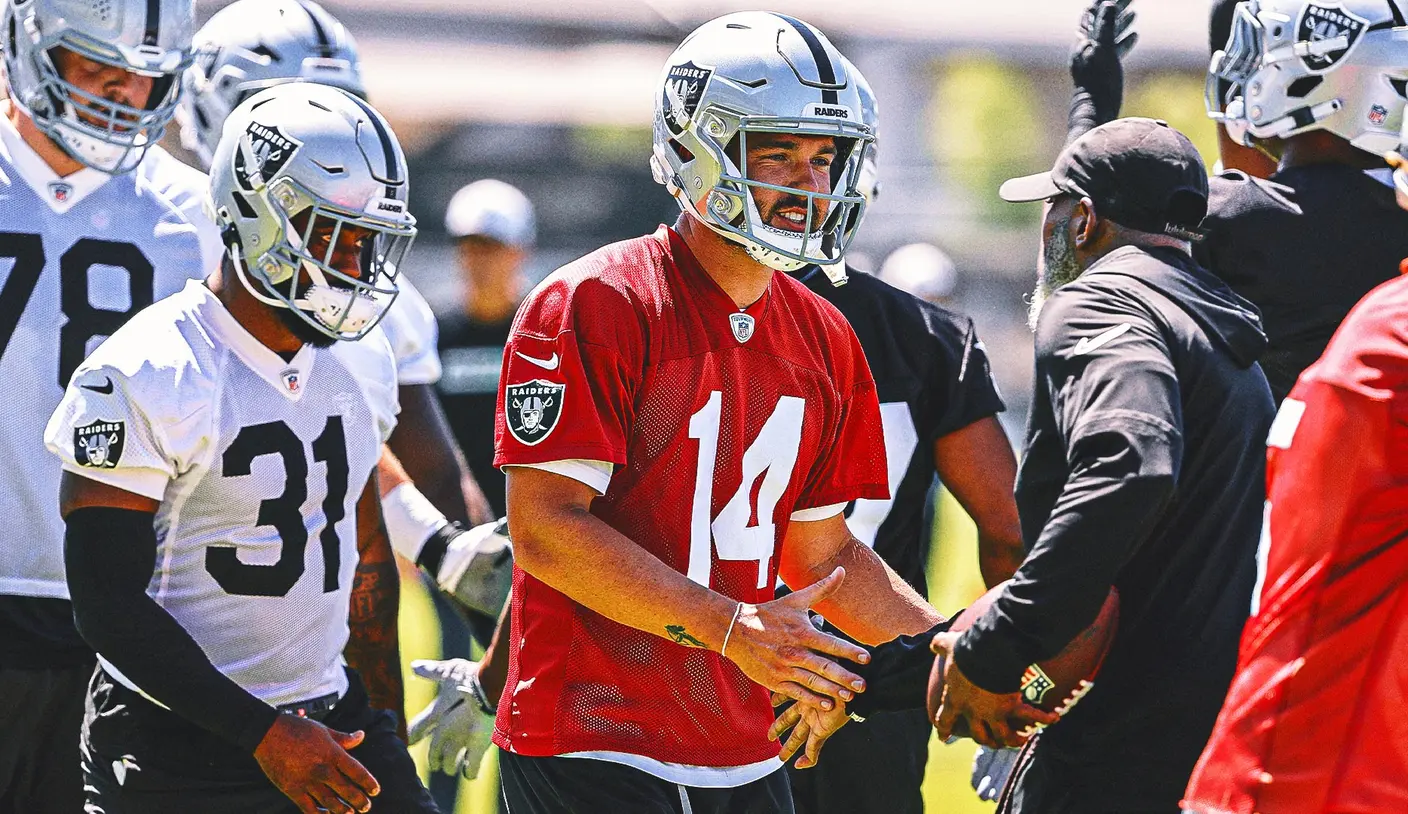 Carter Bradley assina com 49ers e forma dupla inédita com o pai Gus - Imagem do artigo