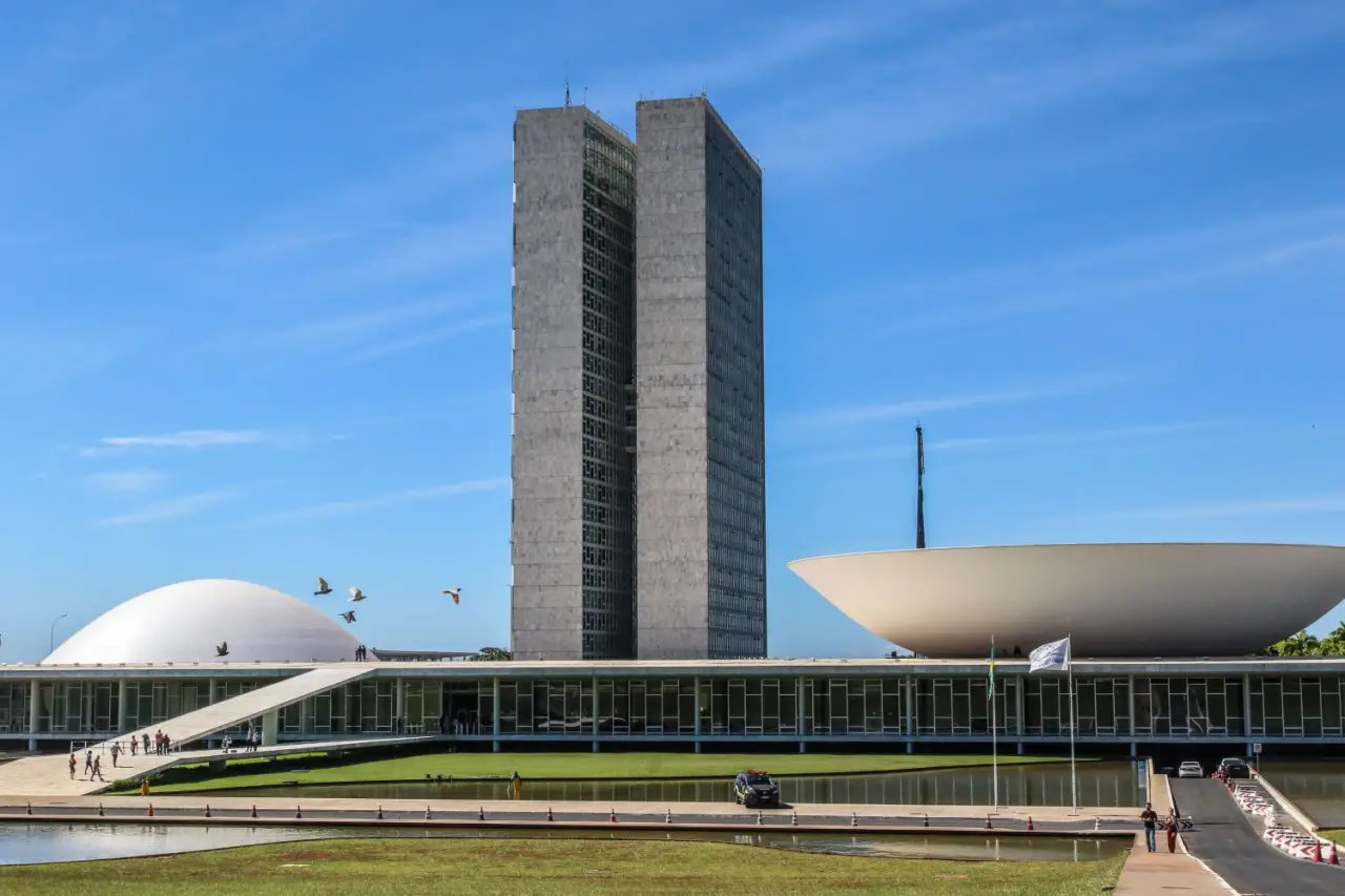 Congresso retoma trabalhos com foco na isenção do IR e taxação de apostas - Imagem do artigo