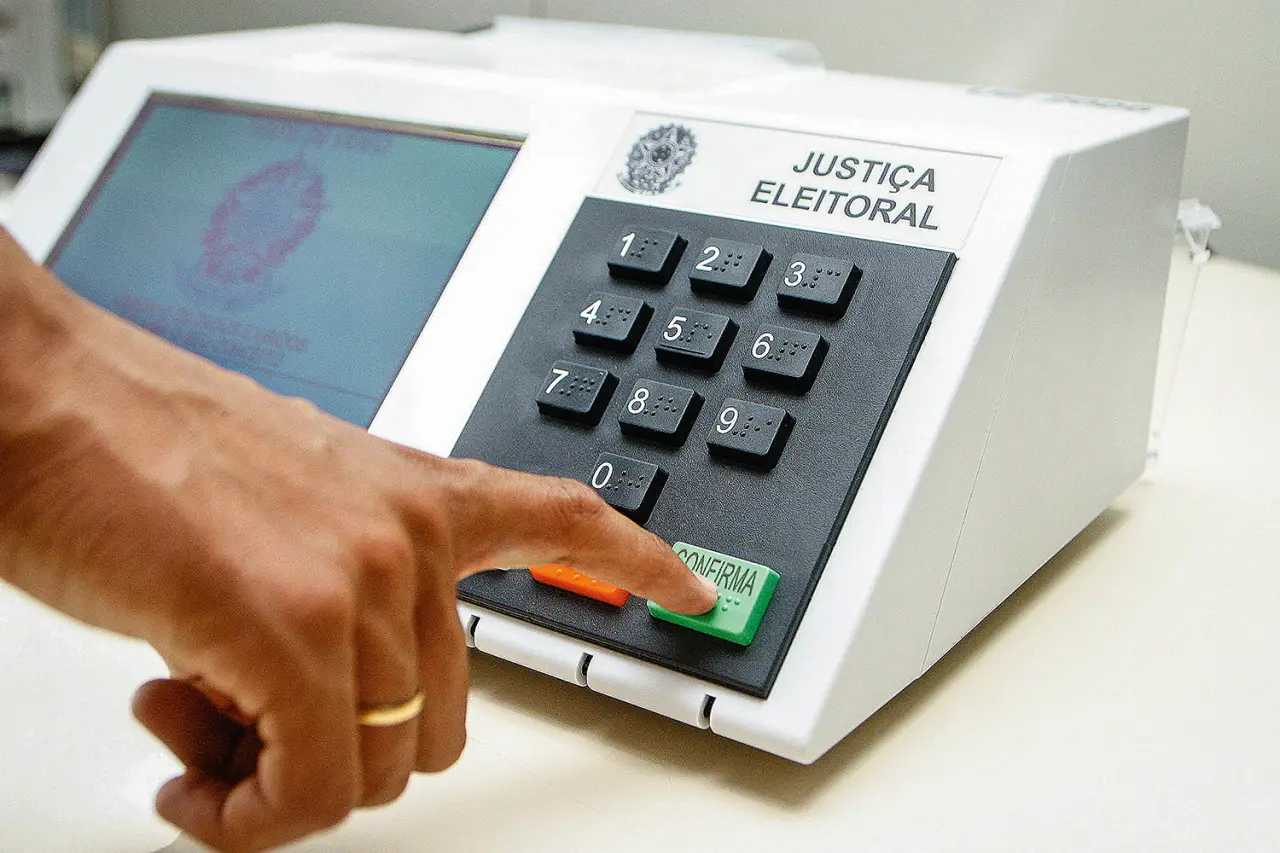 Lula nomeia Estela Aranha ao TSE para reforçar combate à desinformação em 2026 - Imagem do artigo