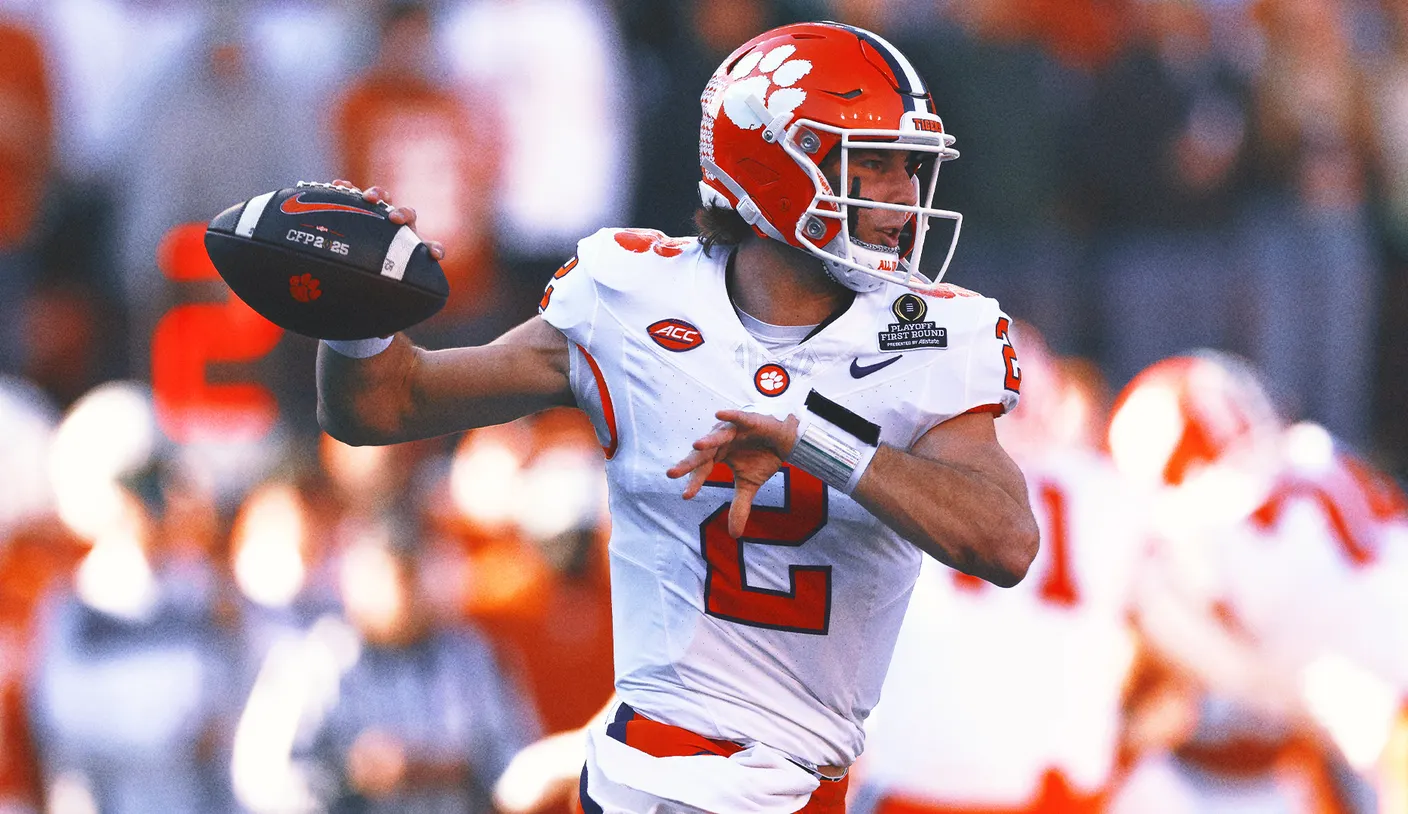 Ranking 2025: Cade Klubnik lidera lista dos 10 QBs mais promissores do futebol americano universitário - Imagem do artigo