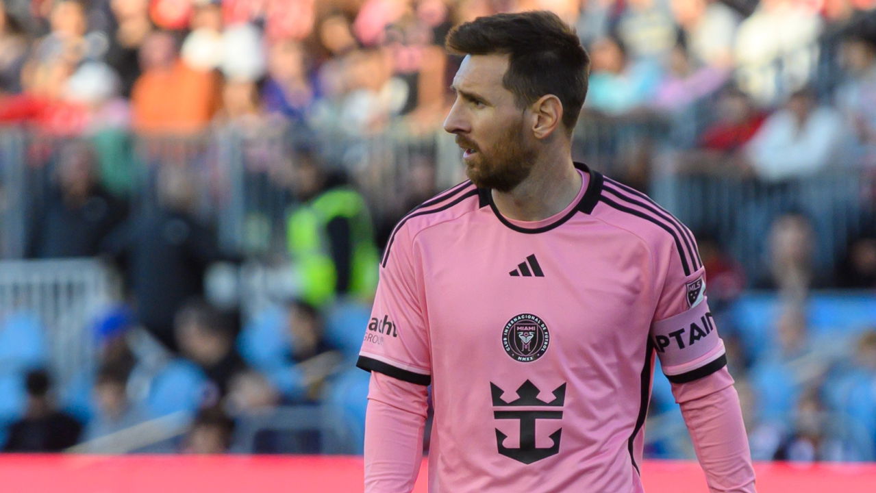 Bola de Ouro 2025 exclui Messi da lista de indicados - Imagem do artigo