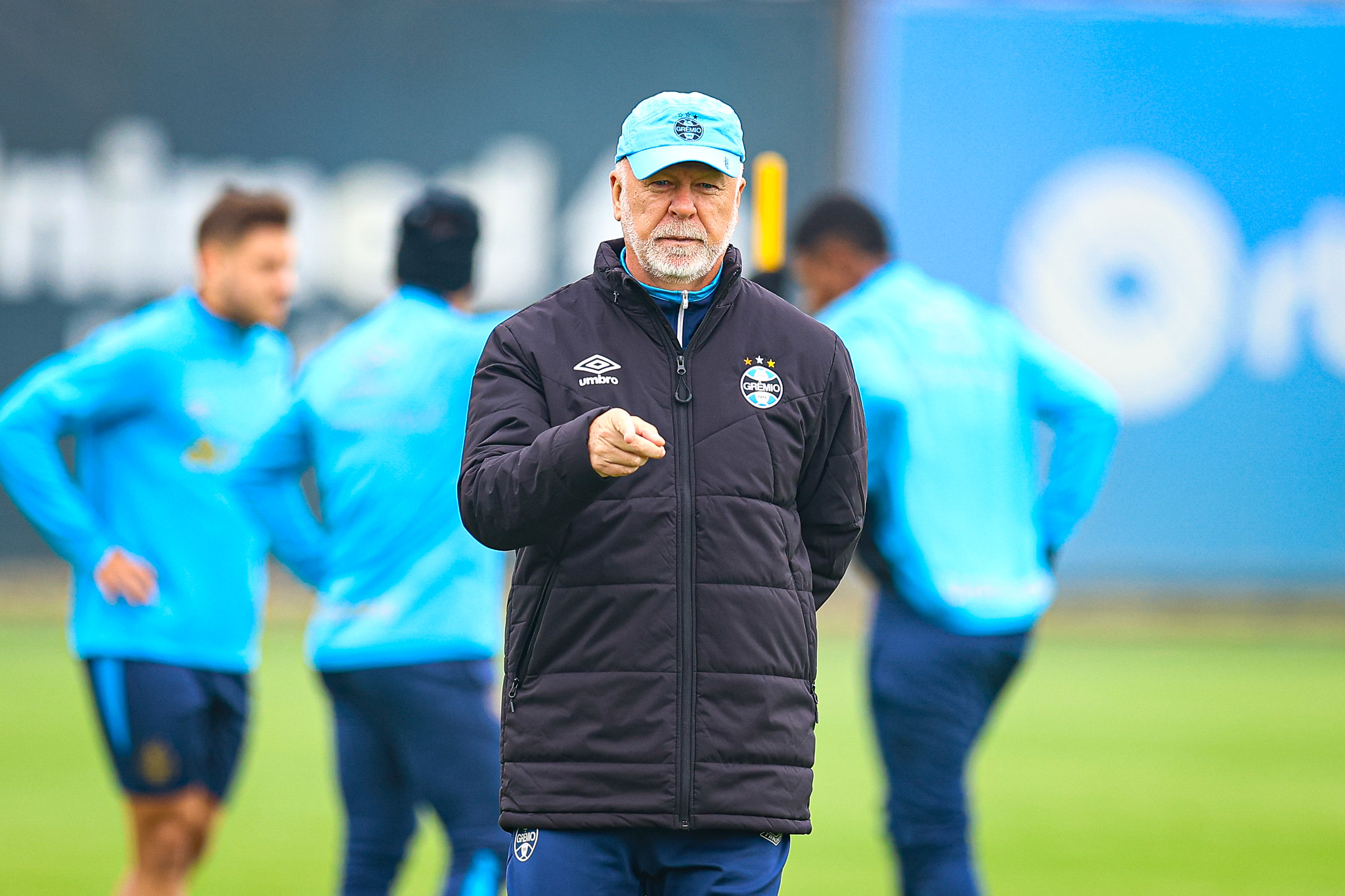 Grêmio confirma permanência de Mano Menezes após derrota para o Sport - Imagem do artigo