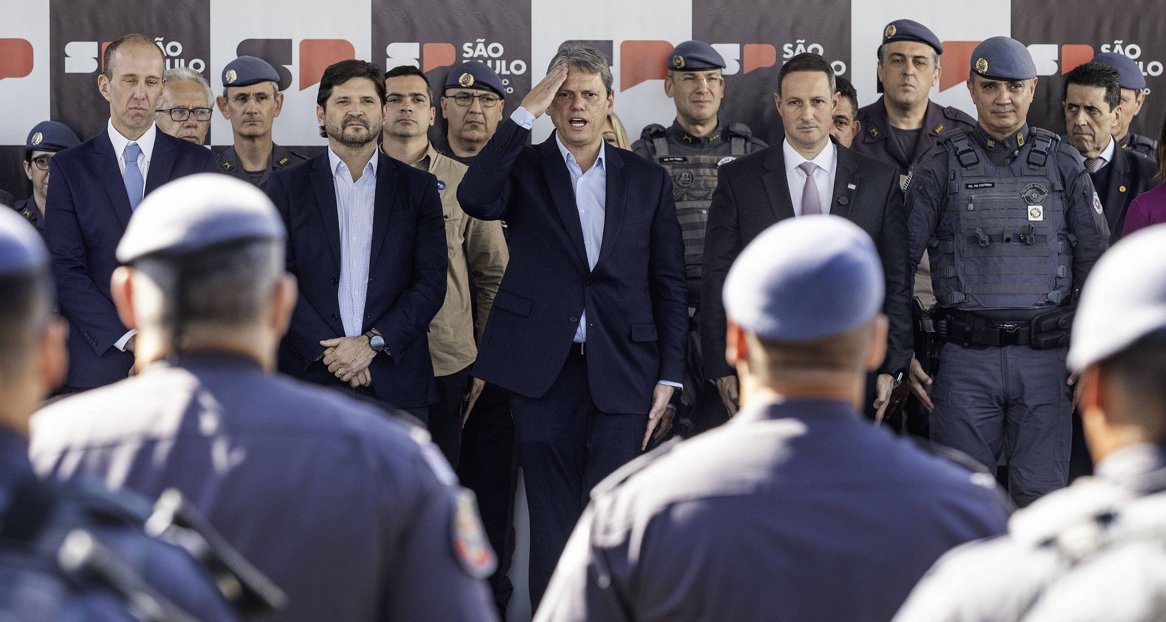 Tarcísio de Freitas amplia ofensiva contra Lula e STF após prisão de Bolsonaro - Imagem do artigo