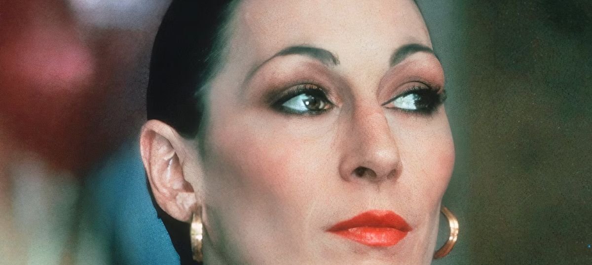 Anjelica Huston: onde assistir aos principais filmes da eterna Mortícia Addams - Imagem do artigo original
