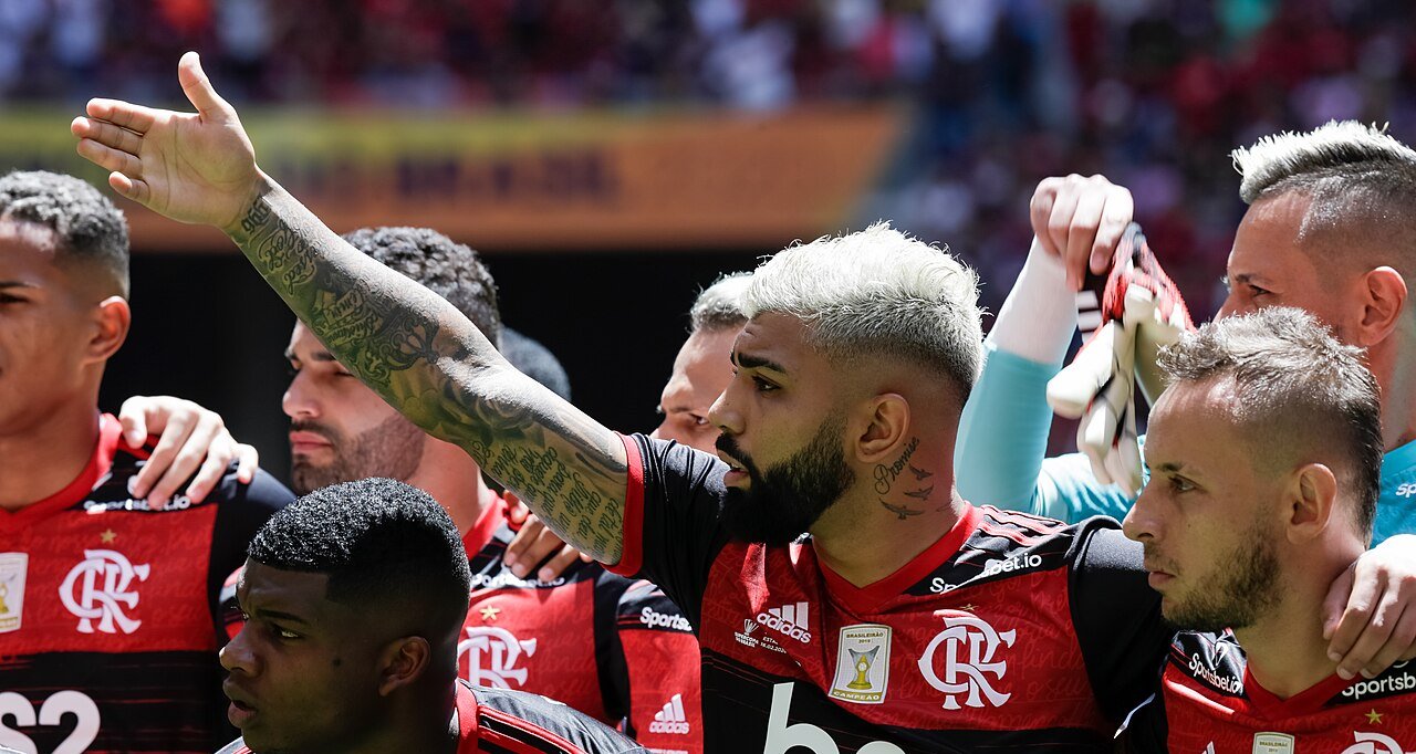 Rafinha encerra carreira após duas décadas de títulos na Europa e no Brasil - Imagem do artigo
