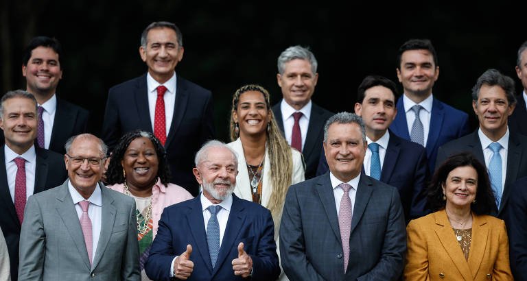 Lula convoca ministros para ajustar discurso e traçar prioridades no Congresso após tarifa de Trump e revés na CPI do INSS - Imagem do artigo original