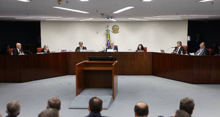 STF abre julgamento que pode condenar Bolsonaro e sacode tabuleiro de 2026 - Imagem do artigo