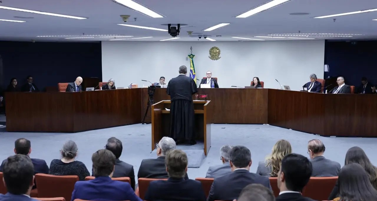 Defesas atacam delação de Mauro Cid e negam participação em plano golpista durante sessão no STF - Imagem do artigo