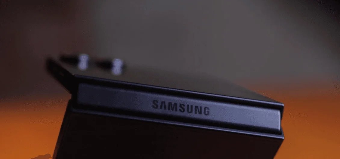 Galaxy Z Flip 7 ainda falha na durabilidade da tela - Imagem do artigo