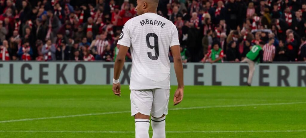 Lesão de Mbappé preocupa Real Madrid e seleção francesa - Imagem do artigo