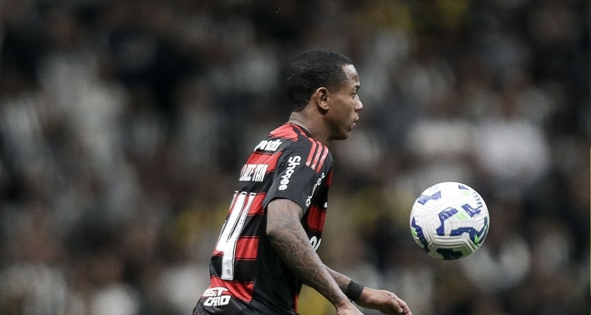 Fillipe Luís guia Wallace Yan e busca maturidade no Fla - Imagem do artigo