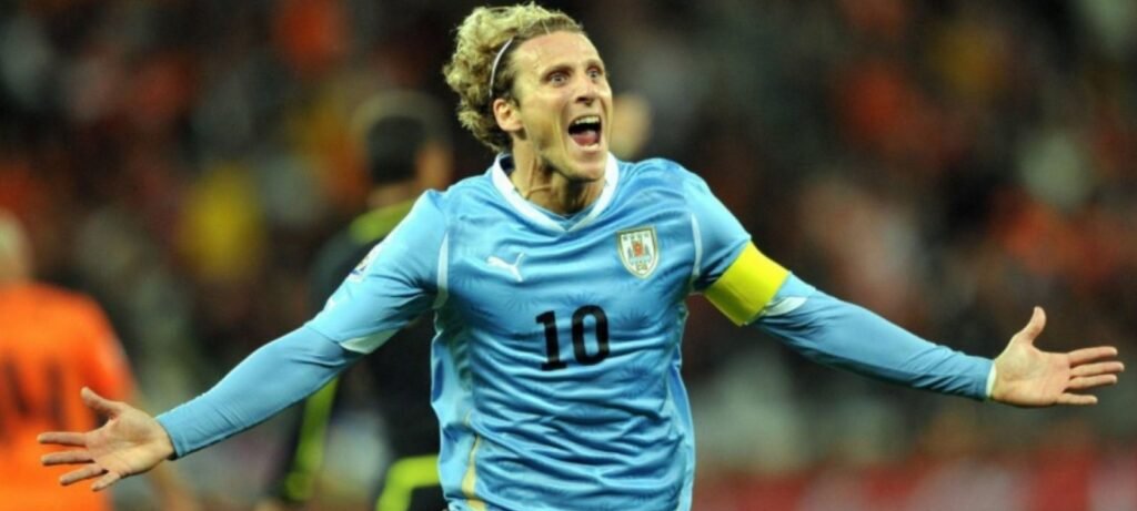 Diego Forlán quebra três costelas em jogo amador no Uruguai - Imagem do artigo