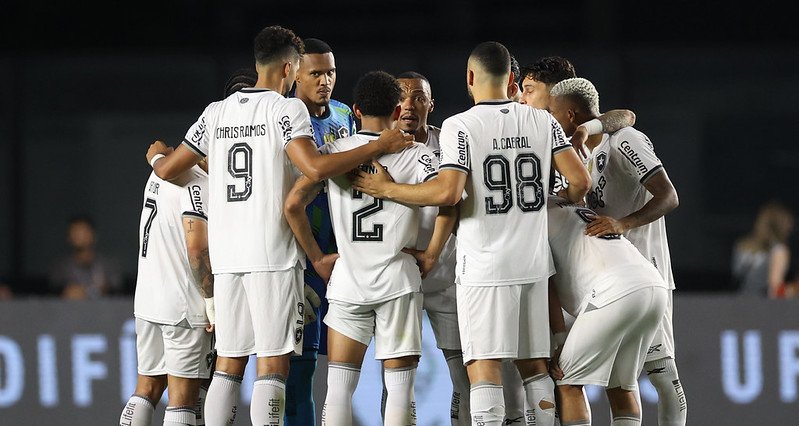 Chris Ramos ou Arthur Cabral: quem será titular no Botafogo? - Imagem do artigo
