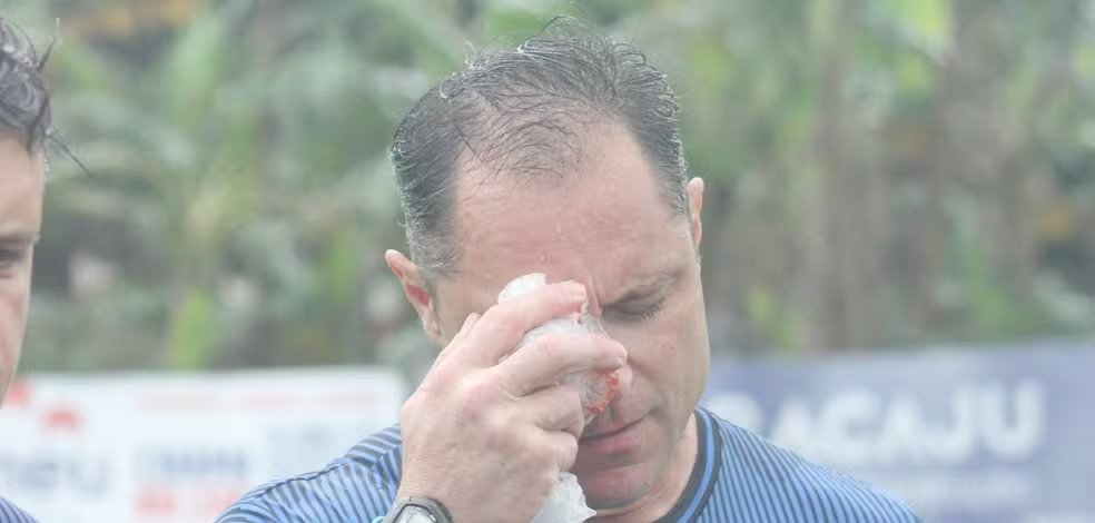 Árbitro agredido com chuteira em jogo amador de SC - Imagem do artigo
