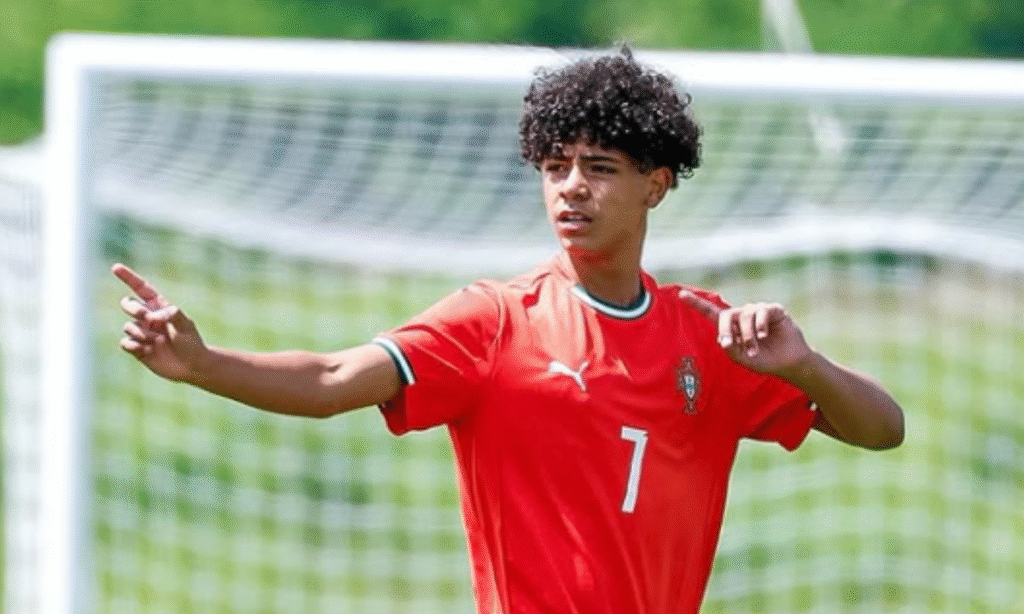 Cristiano Ronaldo Jr é convocado pela Seleção Sub-16 de Portugal - Imagem do artigo