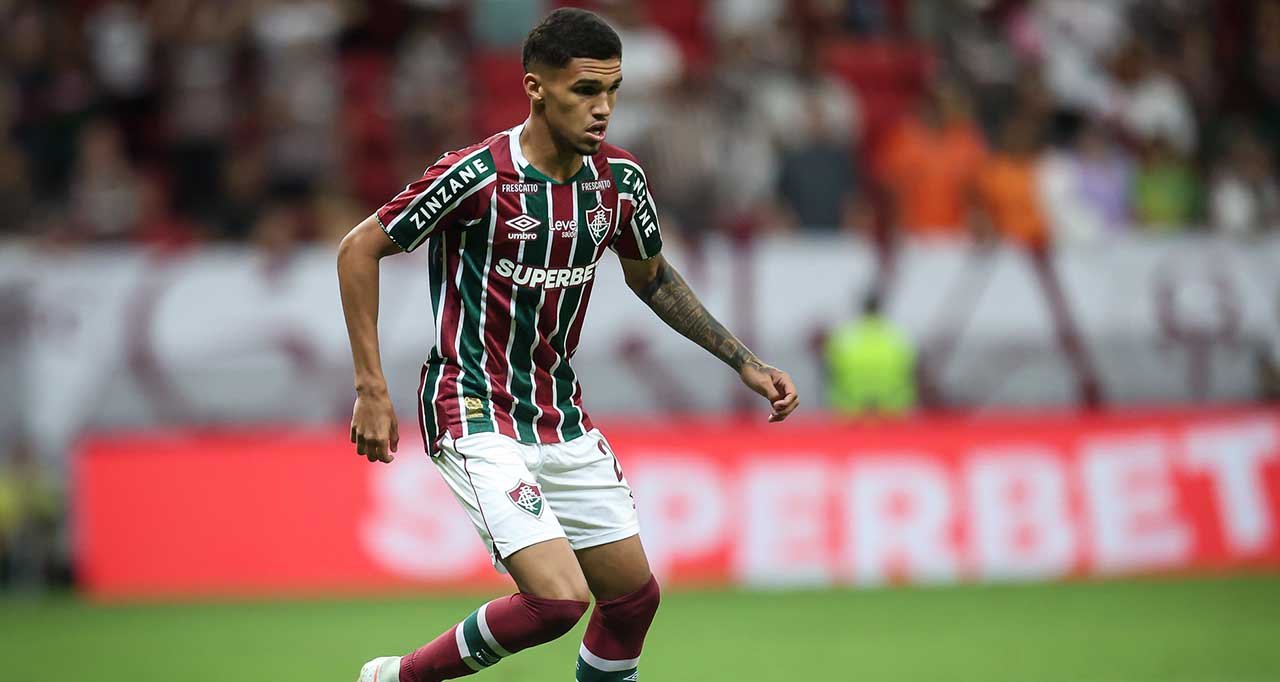 Riquelme titular: torcida do Fluminense pressiona Zubeldia - Imagem do artigo