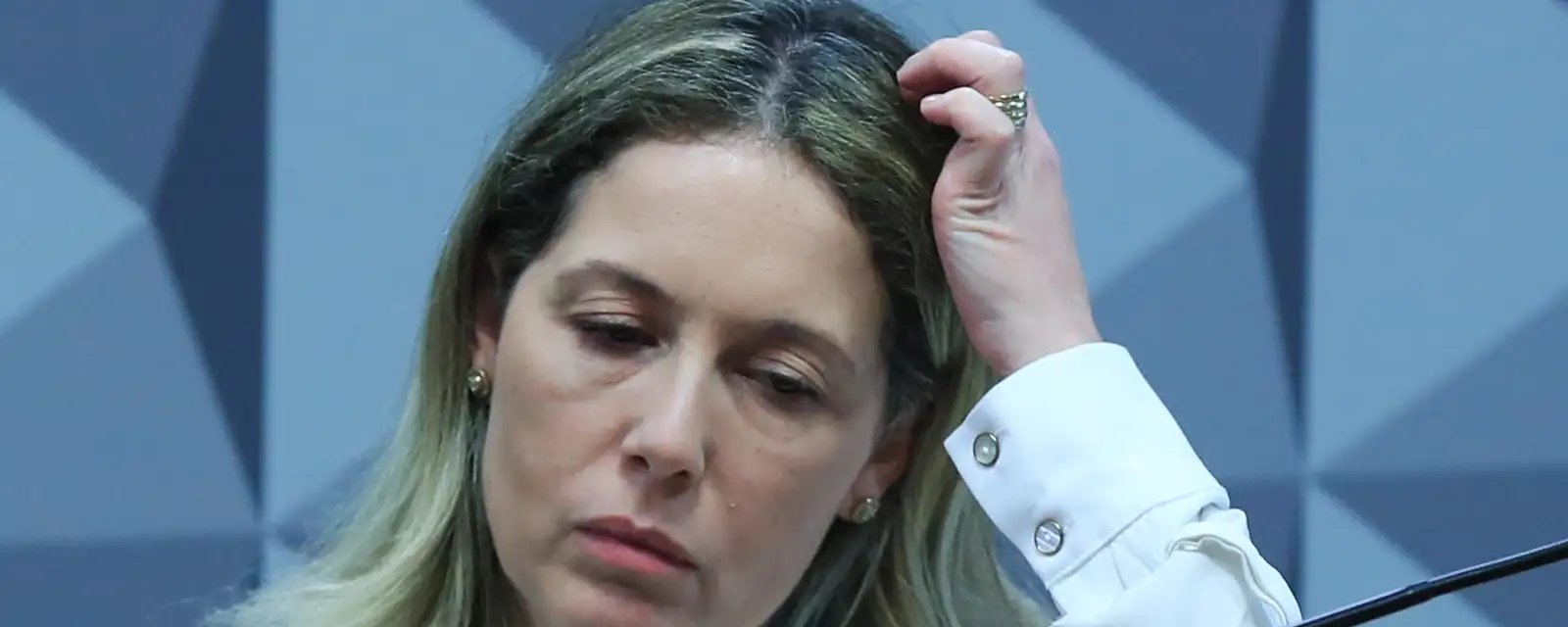 Mulher de ex-procurador do INSS silencia na CPMI do Senado - Imagem do artigo
