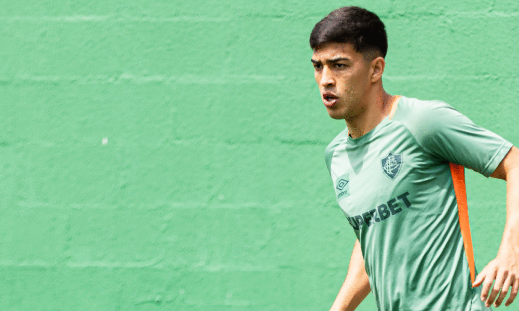 Fluminense nega saída de Lezcano e mantém meia no elenco - Imagem do artigo